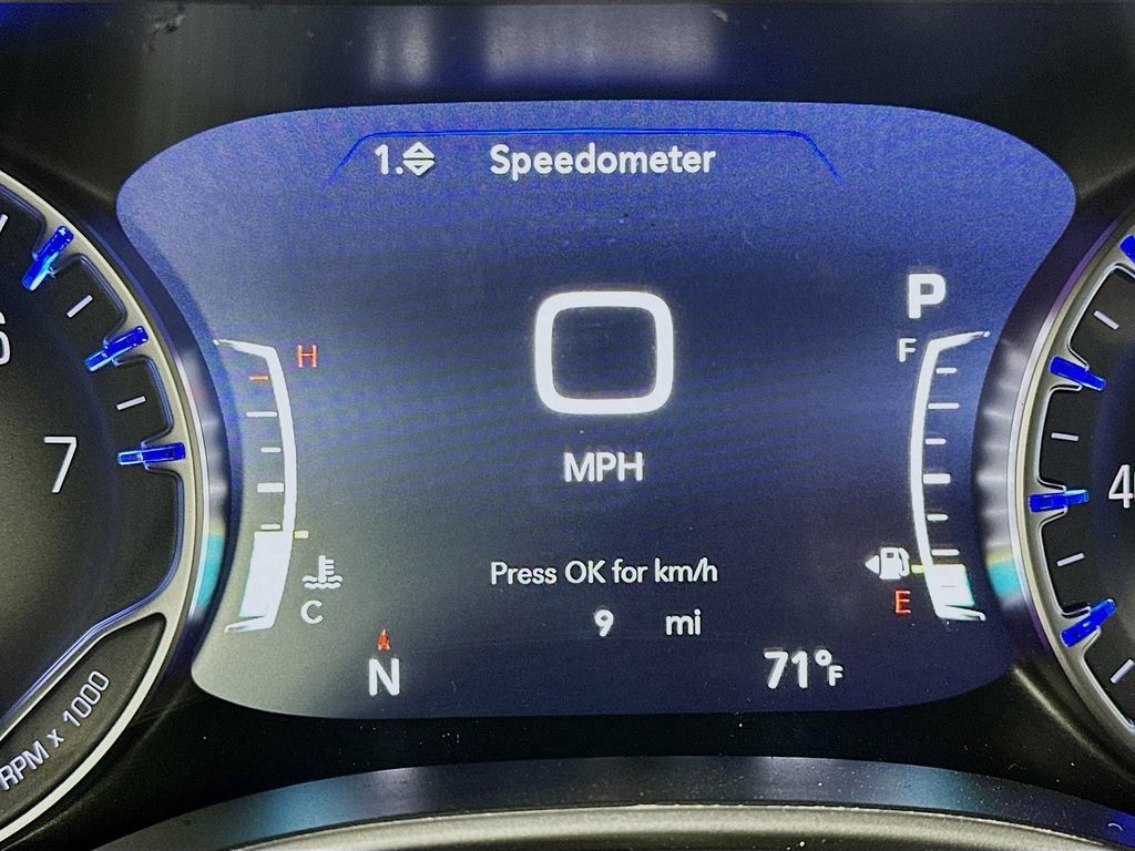 New 2026 Chrysler Pacifica Select FWD image 11
