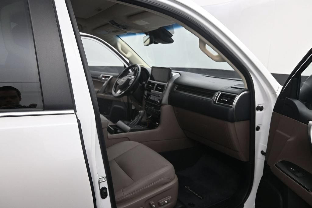Used 2023 Lexus GX 460 Premium w/ Premium Package AWD/4WD image 21