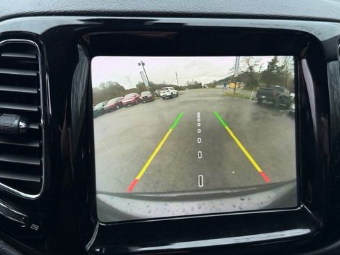 Used 2021 Jeep Compass Limited image 18