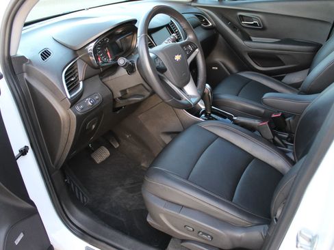 Used 2020 Chevrolet Trax Premier image 11