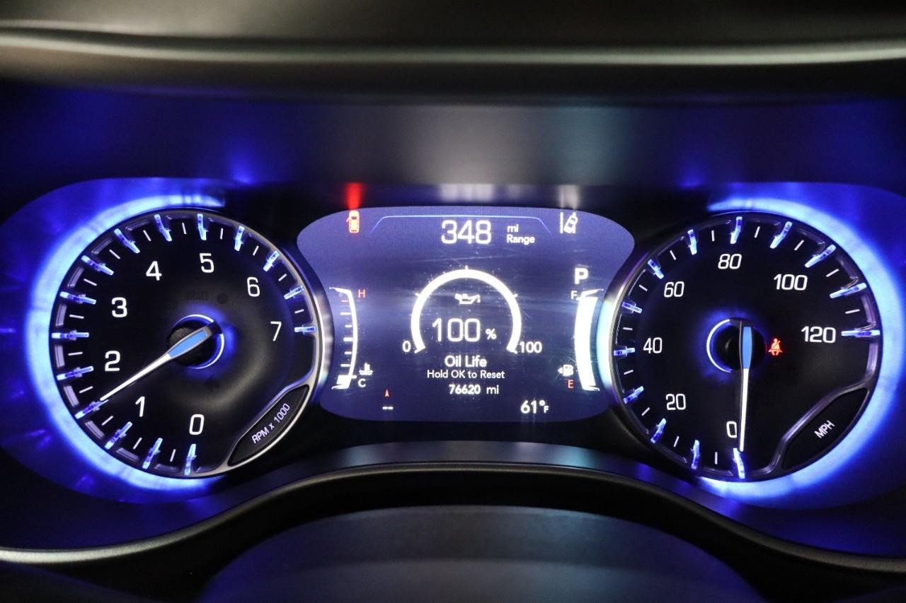 Used 2023 Chrysler Pacifica Touring-L FWD image 16