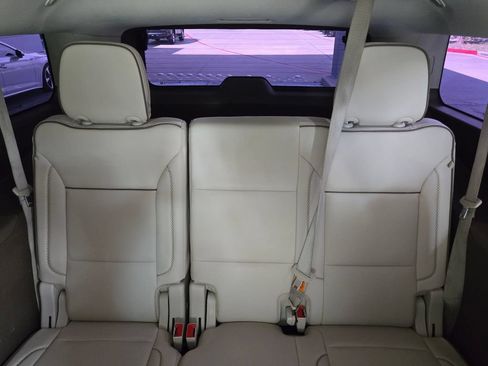 Used 2023 GMC Yukon XL Denali AWD/4WD image 29