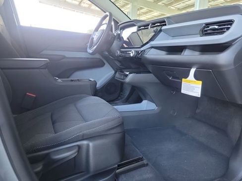 Used 2027 Chevrolet Bolt LT w/ Comfort Package image 17