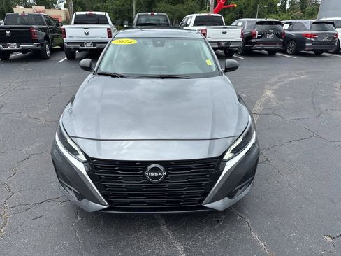 Used 2024 Nissan Altima 2.5 SV FWD image 3