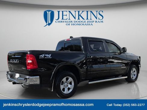 Used 2025 RAM 1500 Big Horn AWD/4WD image 4