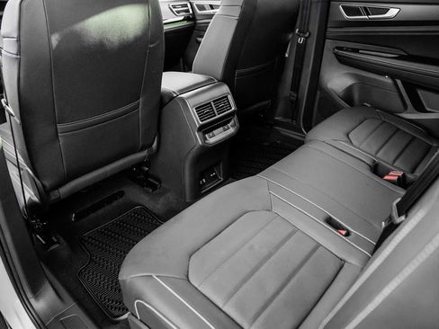 New 2026 Volkswagen Atlas Cross Sport SEL R-Line image 38