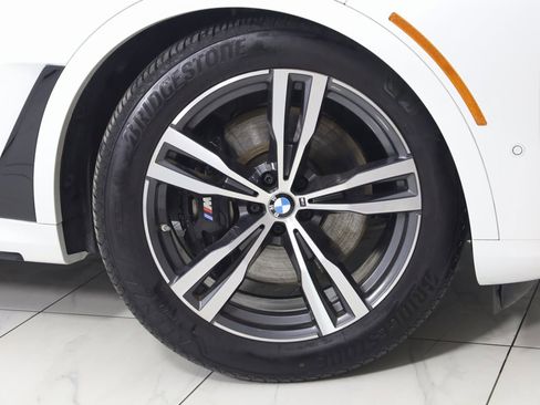 Used 2023 BMW X7 xDrive40i w/ M Sport Package image 18