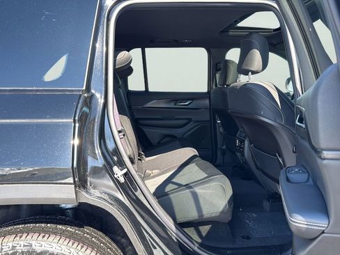 New 2026 Jeep Grand Cherokee Laredo image 12