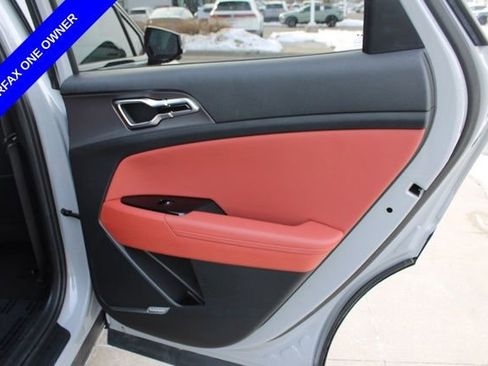 Used 2025 Kia Sportage SX image 24