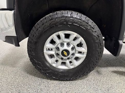 Used 2022 Chevrolet Silverado 2500 LT w/ Convenience Package AWD/4WD image 24