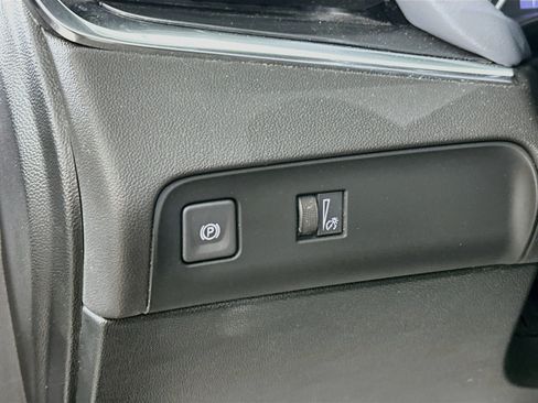 Used 2023 Buick Enclave Essence FWD image 10