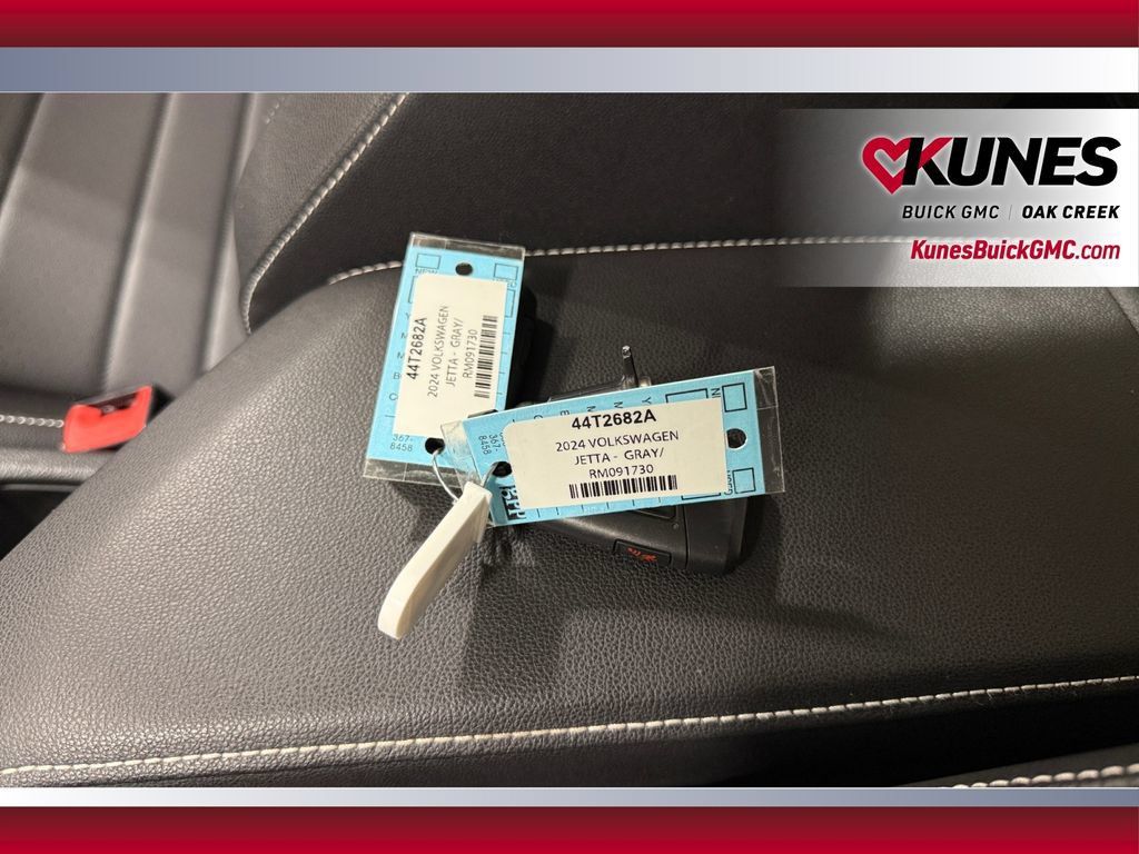 Used 2024 Volkswagen Jetta SE FWD image 38
