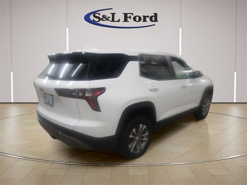 Used 2025 Chevrolet Equinox LT image 7