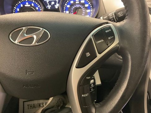 Used 2012 Hyundai Elantra Limited FWD image 18
