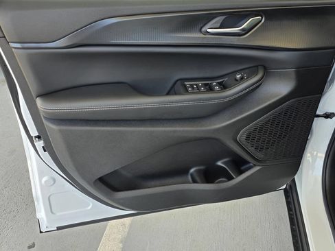 New 2026 Jeep Grand Cherokee L 2WD image 33