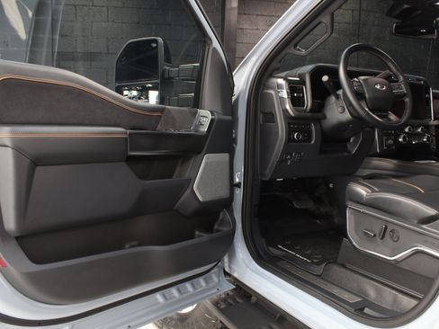 Used 2024 Ford F250 Platinum w/ Tremor Off-Road Package AWD/4WD image 36