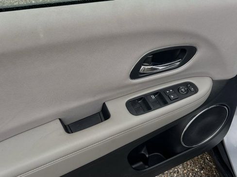 Certified 2018 Honda HR-V EX image 24