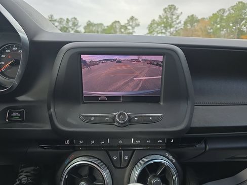 Used 2021 Chevrolet Camaro LT image 28