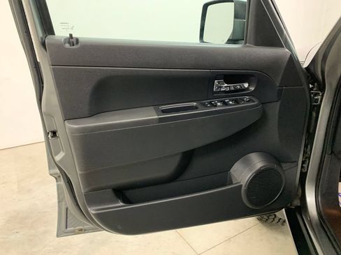 Used 2012 Jeep Liberty Sport w/ Popular Equipment Group AWD/4WD image 17