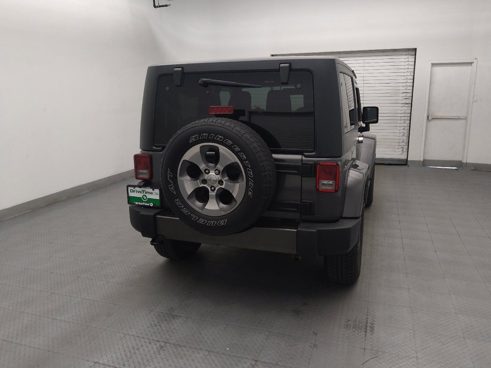 Used 2018 Jeep Wrangler Sahara w/ Connectivity Group AWD/4WD image 7