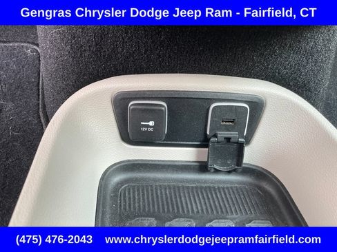 Used 2020 Chrysler Pacifica Touring-L Plus FWD image 60
