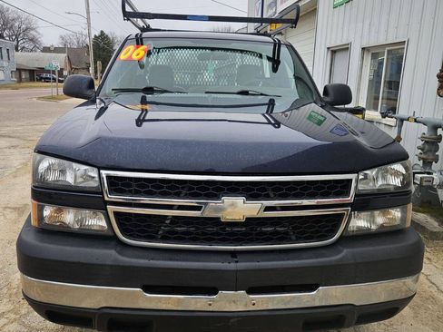 Used 2006 Chevrolet Silverado 2500 W/T RWD image 4