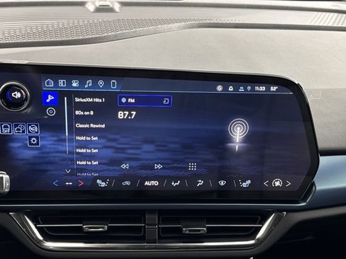 New 2026 Chevrolet Equinox EV LT image 18