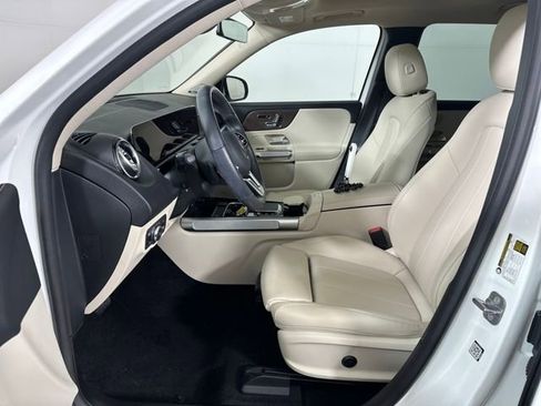 Used 2023 Mercedes-Benz EQB 300 4MATIC w/ Pinnacle Package image 11