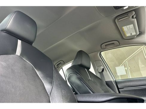 Used 2024 Toyota Camry XSE FWD image 18