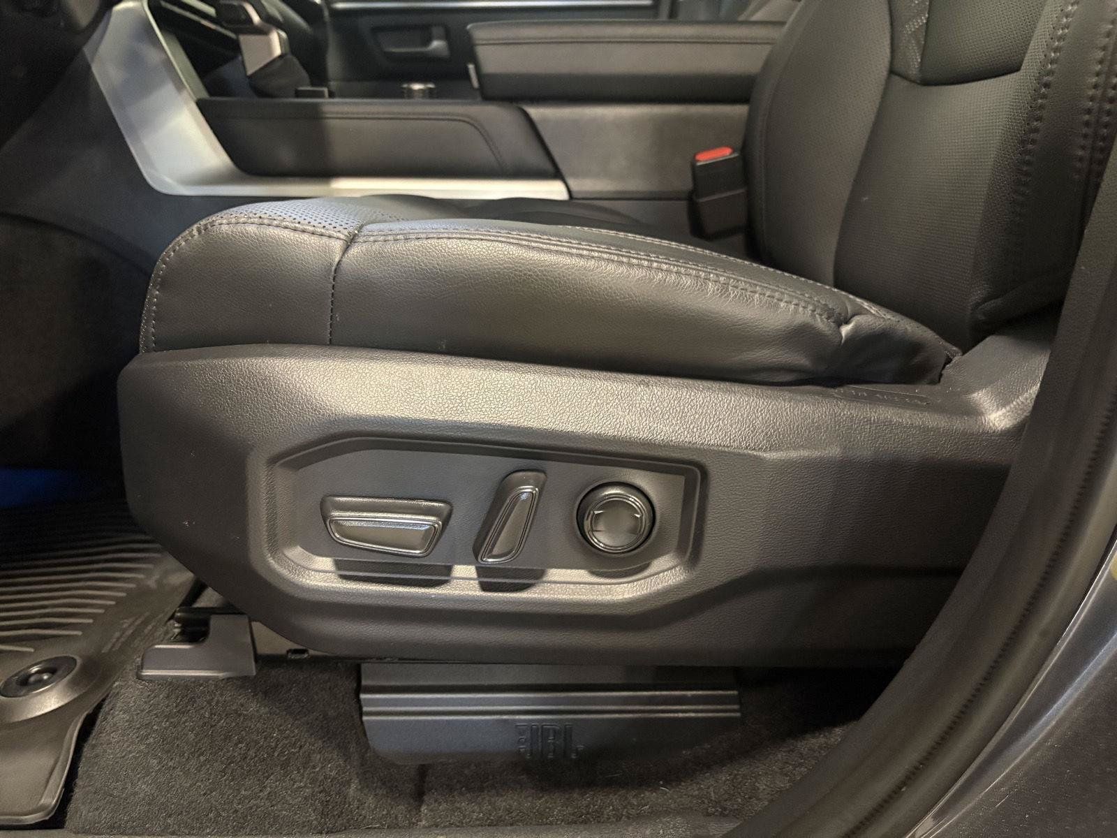 Used 2024 Toyota Tundra Limited AWD/4WD image 13