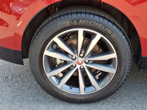 Used 2022 Jaguar F-PACE S image 11