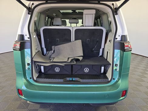 Used 2025 Volkswagen ID. Buzz Pro S Plus RWD image 8
