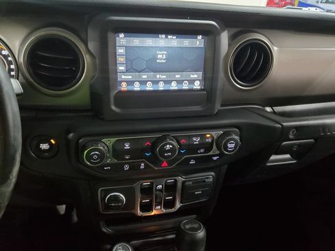 Used 2021 Jeep Wrangler Unlimited Sport AWD/4WD image 28