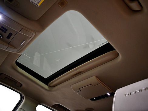 Used 2017 GMC Yukon XL Denali w/ Open Road Package image 39