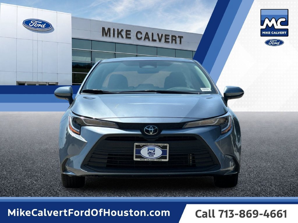 Used 2025 Toyota Corolla LE FWD image 8