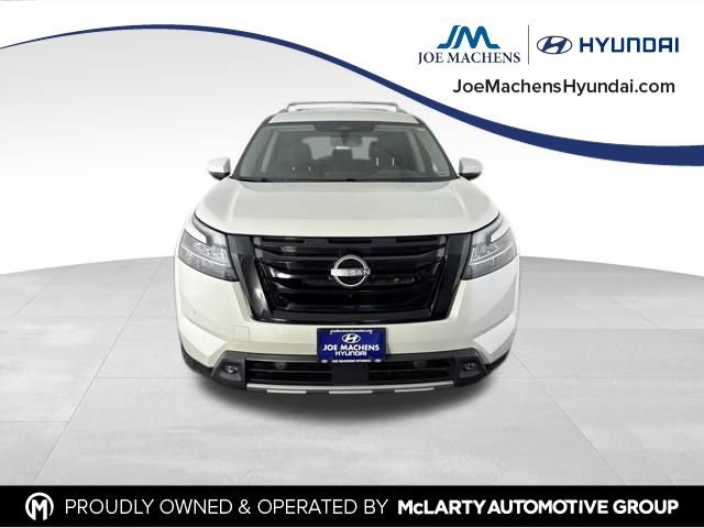 Used 2022 Nissan Pathfinder SL w/ SL Black Package AWD/4WD image 2