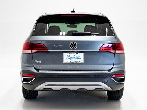 Used 2023 Volkswagen Taos SE w/ Panoramic Sunroof Package FWD image 32