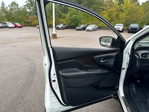 Used 2023 Nissan Murano Platinum w/ Cargo Package image 25