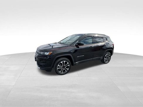 Used 2022 Jeep Compass Limited image 4