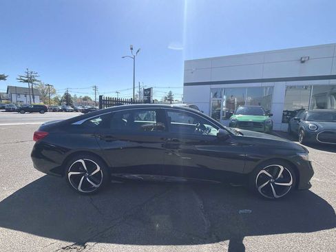 Used 2022 Honda Accord Sport image 4