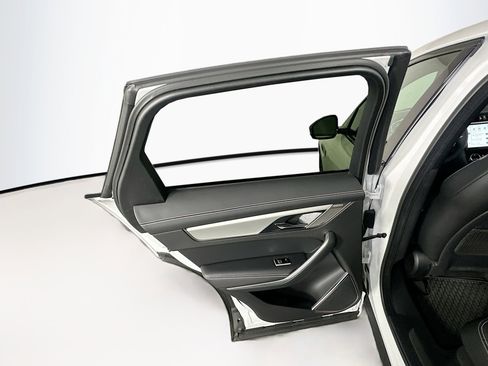 Used 2025 Jaguar F-PACE R-Dynamic S image 28