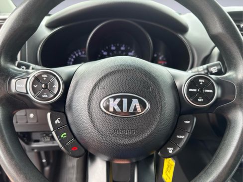 Used 2016 Kia Soul FWD image 25