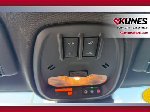 Used 2025 Buick Envista Sport Touring w/ Experience Buick Package FWD image 32