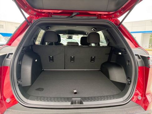 New 2026 Chevrolet Equinox LT w/ Safety and Technology Package FWD image 11