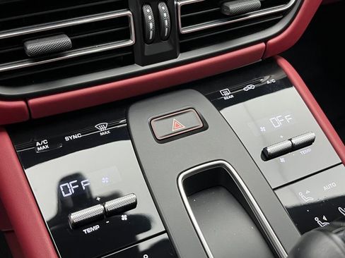 Used 2024 Porsche Macan S image 24