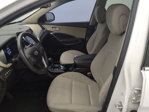 Used 2018 Hyundai Santa Fe SE FWD image 17