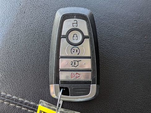 Used 2024 Ford Edge Titanium AWD/4WD image 33