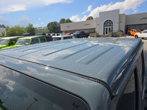 New 2025 Jeep Gladiator Sport w/ Premium Package image 10