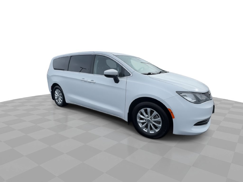 Used 2019 Chrysler Pacifica LX w/ Tire & Wheel Group FWD image 9