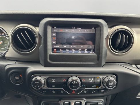 Used 2021 Jeep Wrangler Sport AWD/4WD image 18